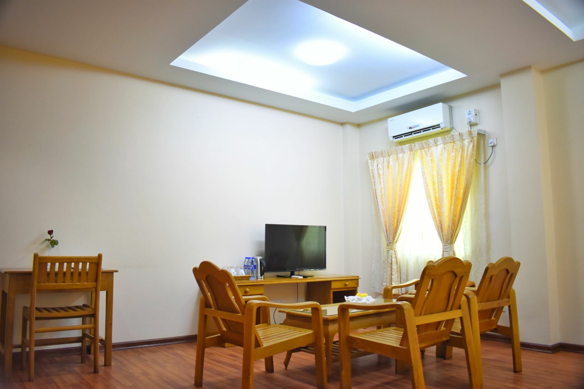 Shwe Poe Eain Hotel New Bagan Exterior photo